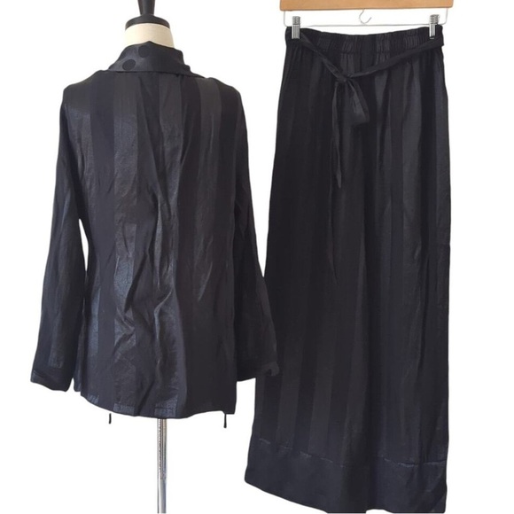 🔥Victoria's Secret, 2-Piece Matching Black Satin Pajama & Robe Set, WEIGHTED HEM - Picture 1 of 16